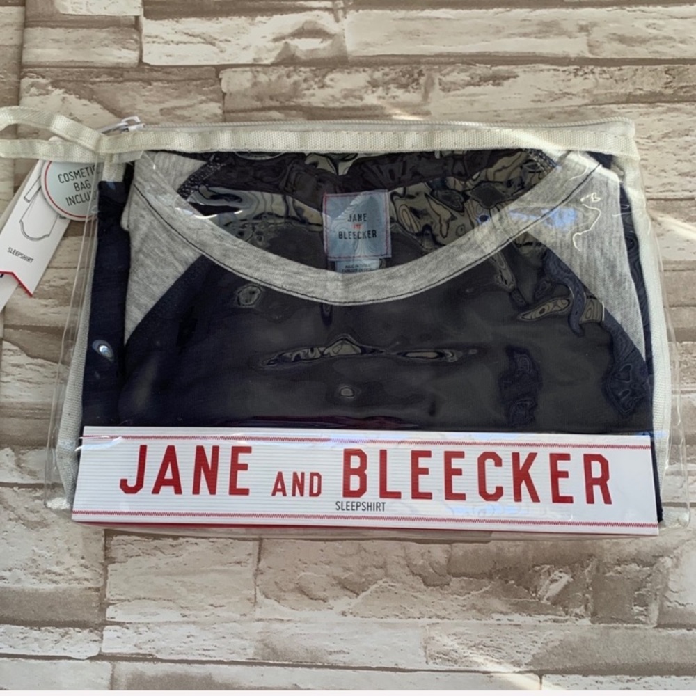 Jane and Bleecker Sleep Shirt and Cosmetic Bag